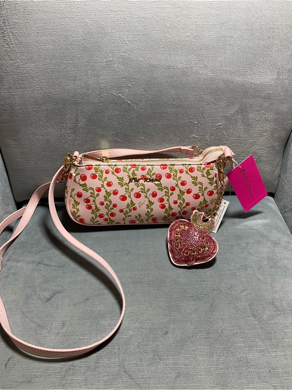 Betsey Johnson NWT XOMINNY Tomato Garden Pink Crossbody with Rhin Heart Charm